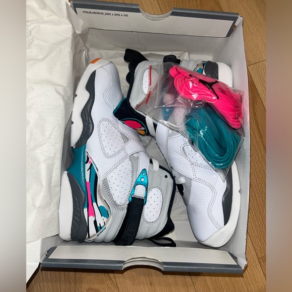 Jordan Retro 8 (South Beach) GS - Picture 2 of 4